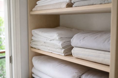 Optimiser le rangement des draps et linge de lit pour gagner du temps chaque semaine