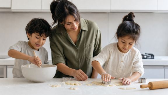 Comment transformer les tâches culinaires en jeux pour motiver les plus jeunes
