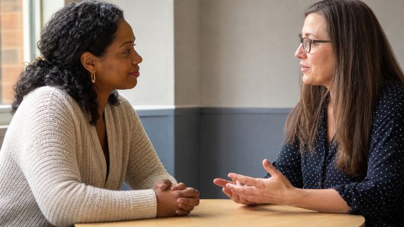 Faciliter les échanges parent-profs : stratégies pour un dialogue efficace