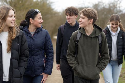 Excursions à la journée avec ados : exemples et astuces pour susciter l’enthousiasme