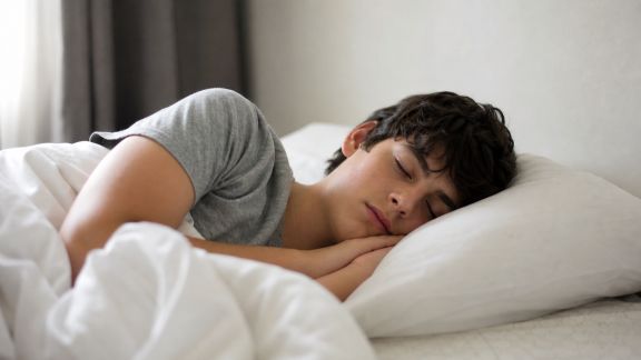Le rôle du sommeil dans la santé des adolescents : conseils pour les parents