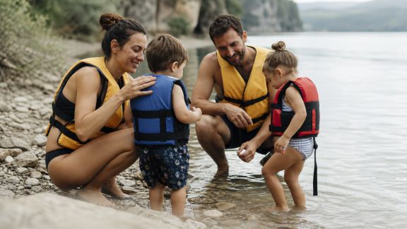 Sorties aquatiques en famille : comment allier sécurité, plaisir et découverte