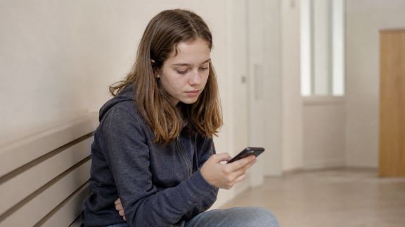 Les enjeux des réseaux sociaux pour l’estime de soi chez les adolescents