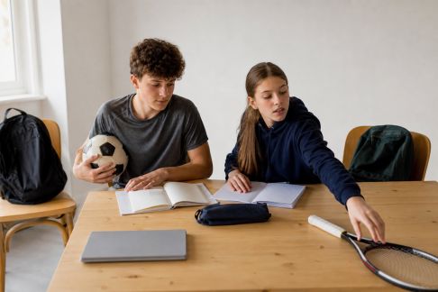 Aider son ado à concilier sport, loisirs et travail scolaire