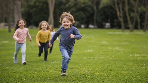 L’importance de l’activité en plein air pour la santé des enfants
