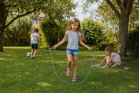 Jeux extérieurs : astuces et conseils pour profiter du jardin toute l'année